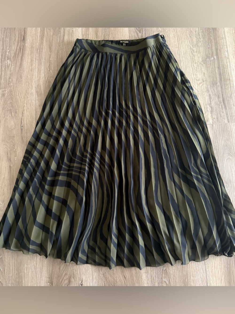 Massimo Dutti‎ Pleated Chiffon Animal Print Midi Skirt Green Black Size M